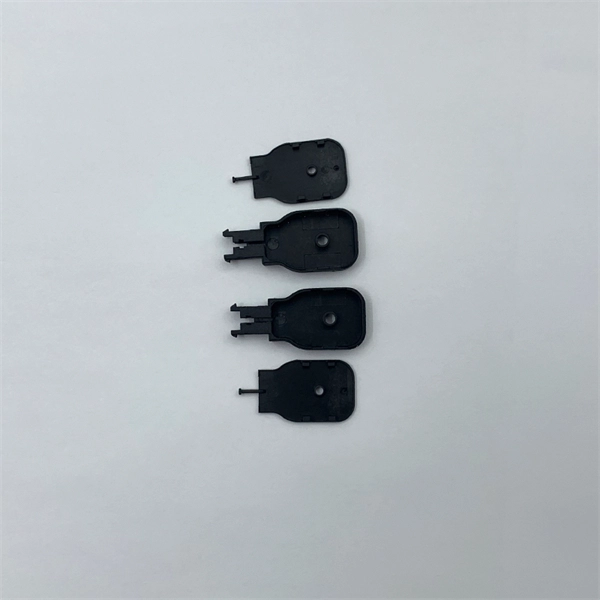 Grounding flat iron connection to distribution box